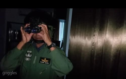 การประกอบติดตั้งอุปกรณ์กล้องมองกลางคืน (Night Vision Goggles)